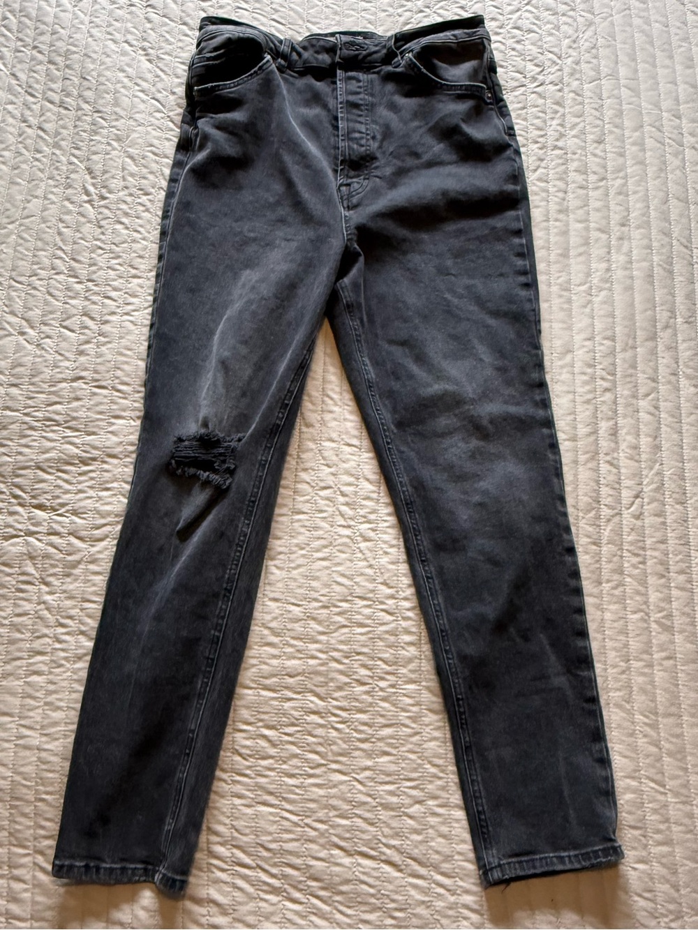 Free People Black Skinny Jeans Distressed Ripped Knee Size 31